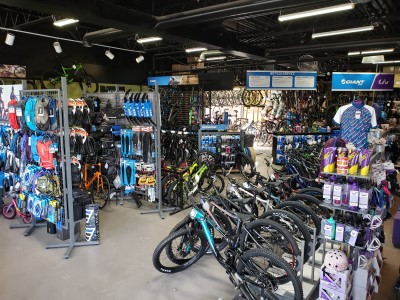 cycling outlet store